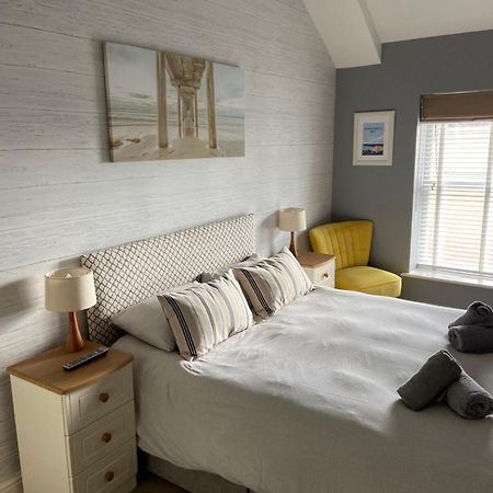 Stylish Tenby Apartment, Great Location, Parking Esterno foto